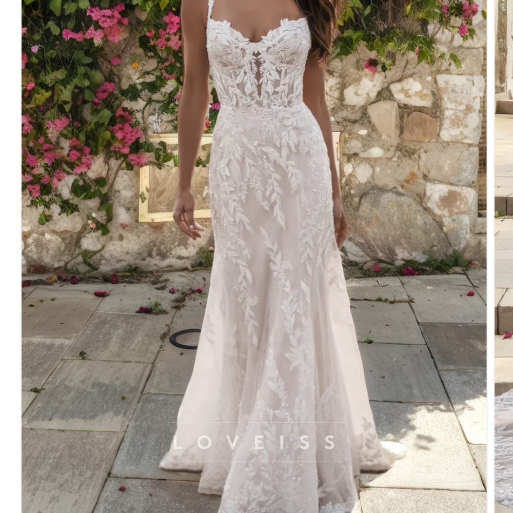 Loveiss Romantic Lace Spaghetti Strap Bridal Gown